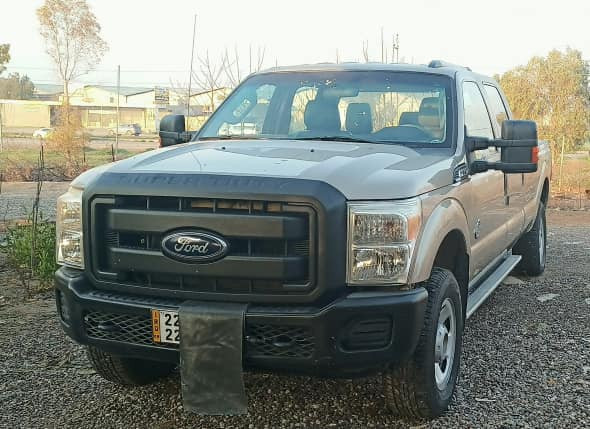 فورد موديل 2012 
محرك 8 سلندر بانزين 
بيها منضومه غاز 
سيارة مكفول 
سياره بسمي وكاله تحويل حاضر 
اتصل علي واتس اب 
***********
