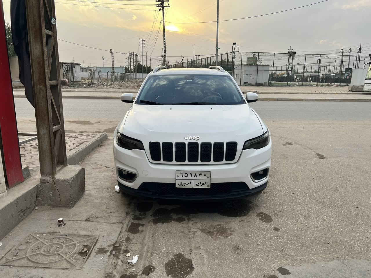 جيب بزون
شيروكي لاتيديود بلس ٢٠١٩ ماشيه ١٠٠ الف كيلو جاهزه من كولشي حادثهه بسيط بدون اير باك تدفأة بالكشنات والستيرن شاشه كبيره ويل ١٨ كامره دوارة محرك ٢٤٠٠ اربعه سلندر رقم اربيل مكان السيارة النجف للتواصل على الواتساب *********** 

السعر ١٤٣ ورقه وبيهه مجال بسيط
