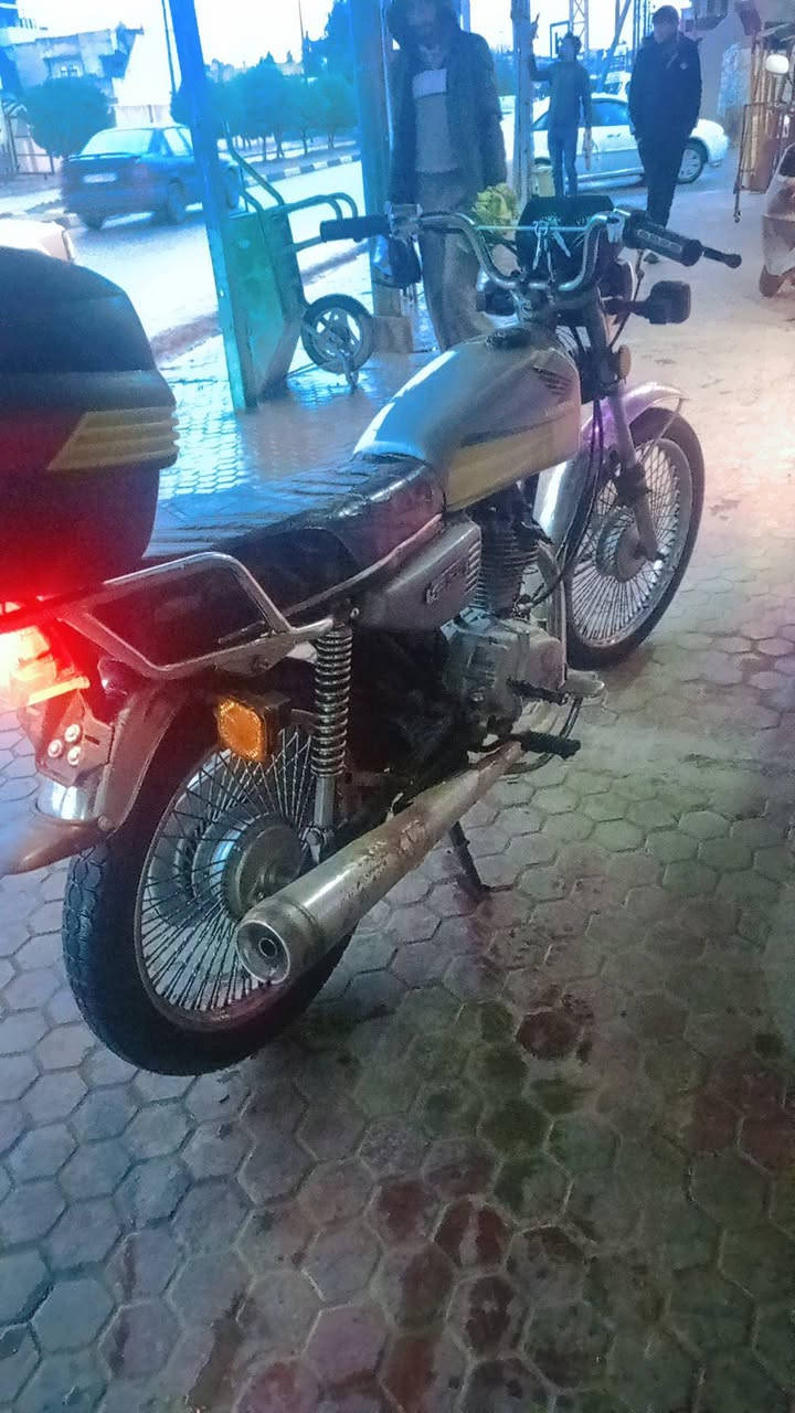 للبيع محرك ما مفتوح والكهرباء كله شغاله مكاني موصل تلكيف السعر 375 ***********
