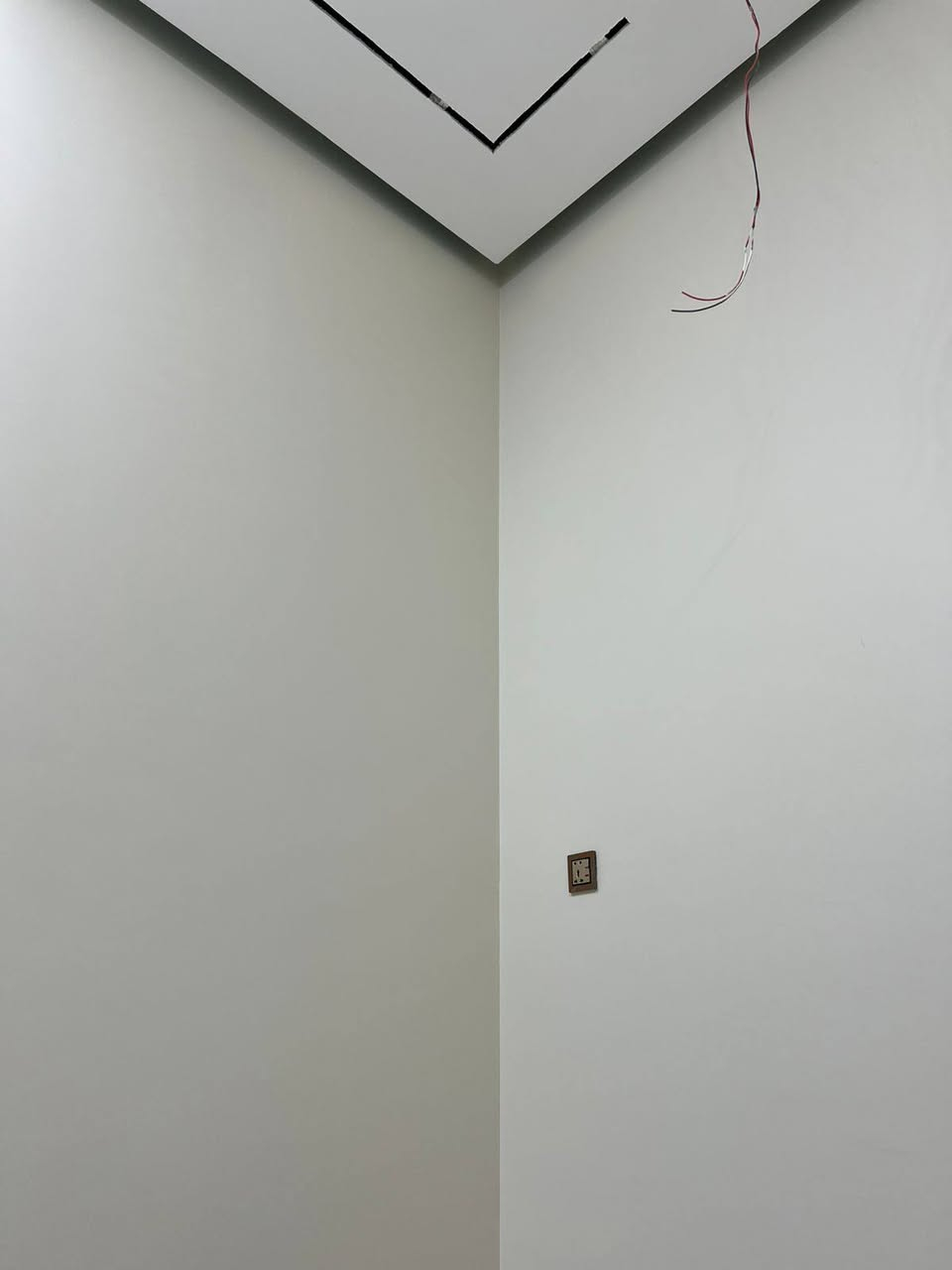 عمل جميع انواع الديكورات والصبغ
عمل درجه اوله ونسب الاسعار 

رقم ***********واتساب
