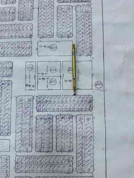 ثلاث قطع للبيع وحده بظهر شارع ١٠٠ على ساحه مفروزه بل ١١ الف والثانية على شارع ٢٠ خدمات كدامها يم علي الوردي بل ١٨ والثالثة ركن بل ١٨ يم علي الوردي لاستفسار أتصال ***********
