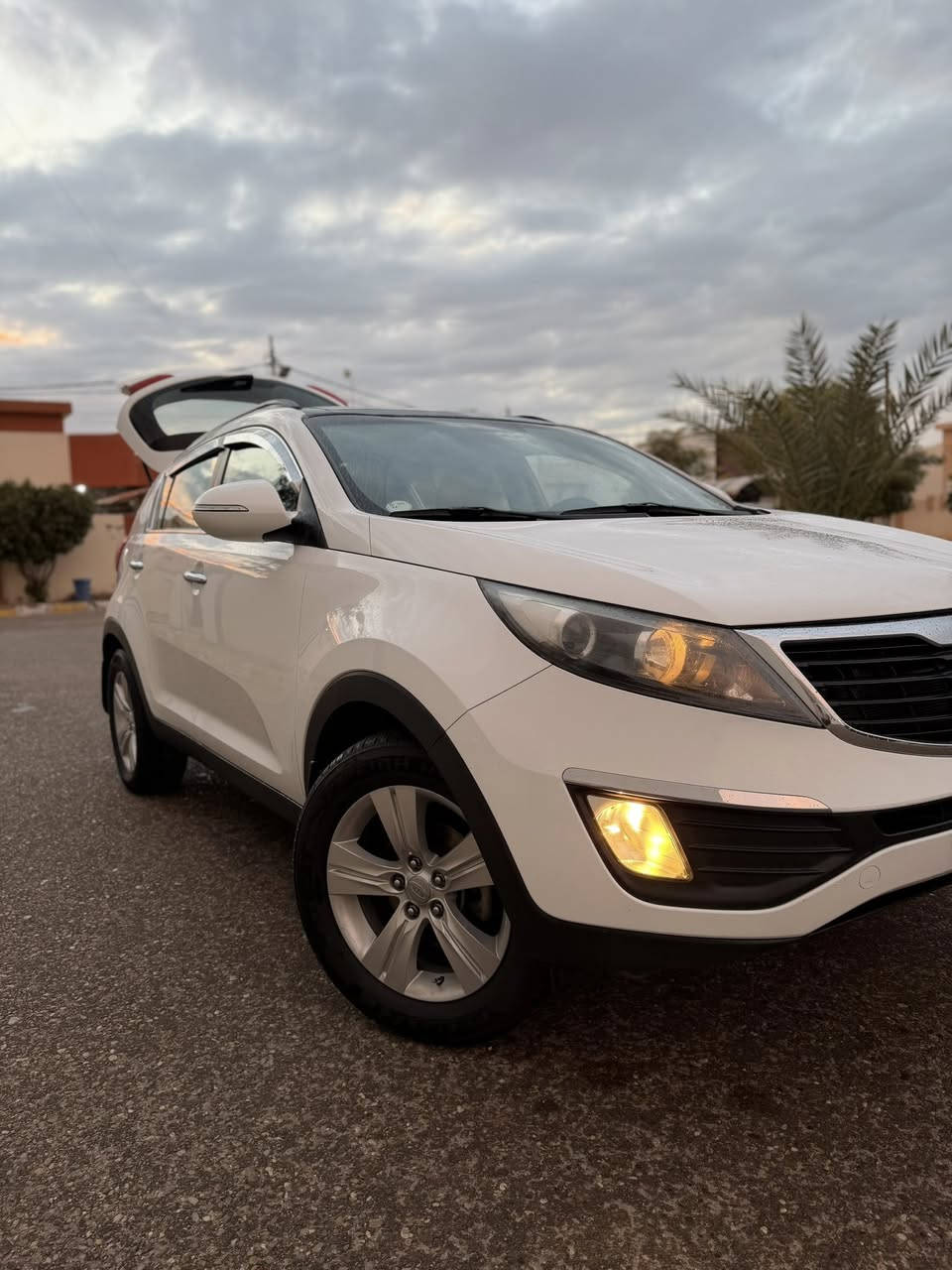 السلام عليكم 
للبيع كيا سبورتج خليجي📣 
الموديل : 2011 
رقم : بغداد
حجم المحرك : 2000 دوش 
ماشية : 111 الف

ملاحظة : السيارة جديدة ونظيفة وأحلى من الصور 
السعر : 140$ 
رقم الهاتف : ***********
العنوان : ألانبار-الرمادي
