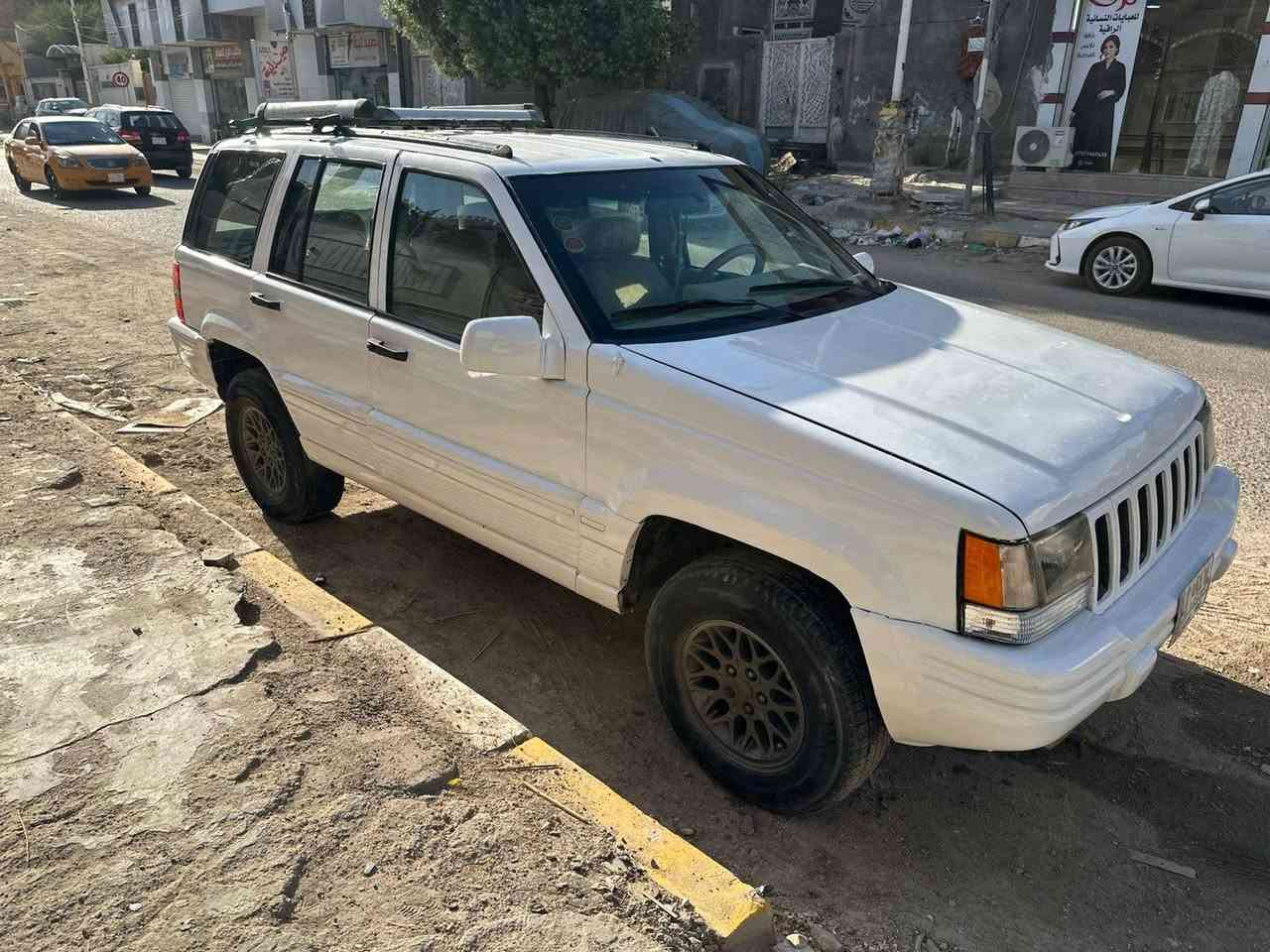 البيع جيب شيروكي موديل 95مكفوله من العيب الشرعي والاصوليات رقم بغداد سنوية تنتهي ب28
سياره جاهزه من كلشي 
تخم تاير جديد 
كهربائيات شغاله 
سياره مصبوغه صبغ عام جماليه فقط بدون ظربه
#السعر40 وبيه مجال بسيط حق الجيه وشكرا  

مكاني ناصرية مركز ***********
