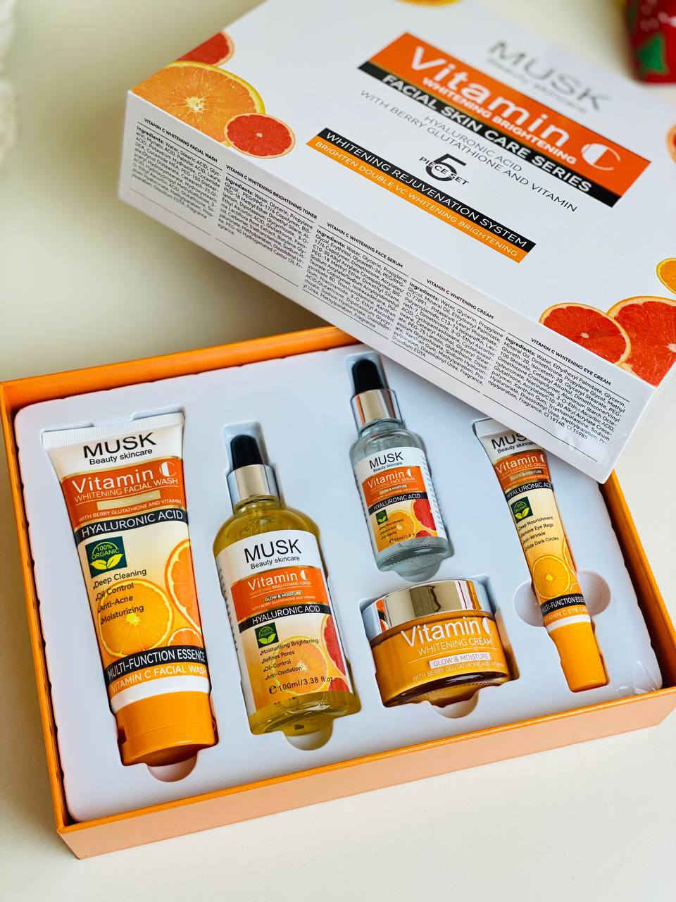 مجموعة منتجات العناية بالبشرة من ماركة MUSK Beauty 🟠skincare، والتي تتمحور حول فيتامين C لتقديم فوائد التبييض والإشراق. 🍊

تتضمن المجموعة غسول وجه، سيروم، وكريم تبييض. 🍊
المكونات الرئيسية تشمل فيتامين C وحمض الهيالورونيك. 
الفوائد المعلن عنها هي التنظيف العميق، التحكم في الزيوت، 😍مكافحة حب الشباب🔥، والترطيب. 
تساعد المنتجات على تفتيح البشرة ومعالجة البهتان وتوحيد اللون. ✔️♥️

للاستفسار والحجز مراسله خاص


**إذا كنت صاحب هذا الإعلان وتريد حذفه لأي سبب، رجاءا أرسل رسالة إلى الدعم الفني**