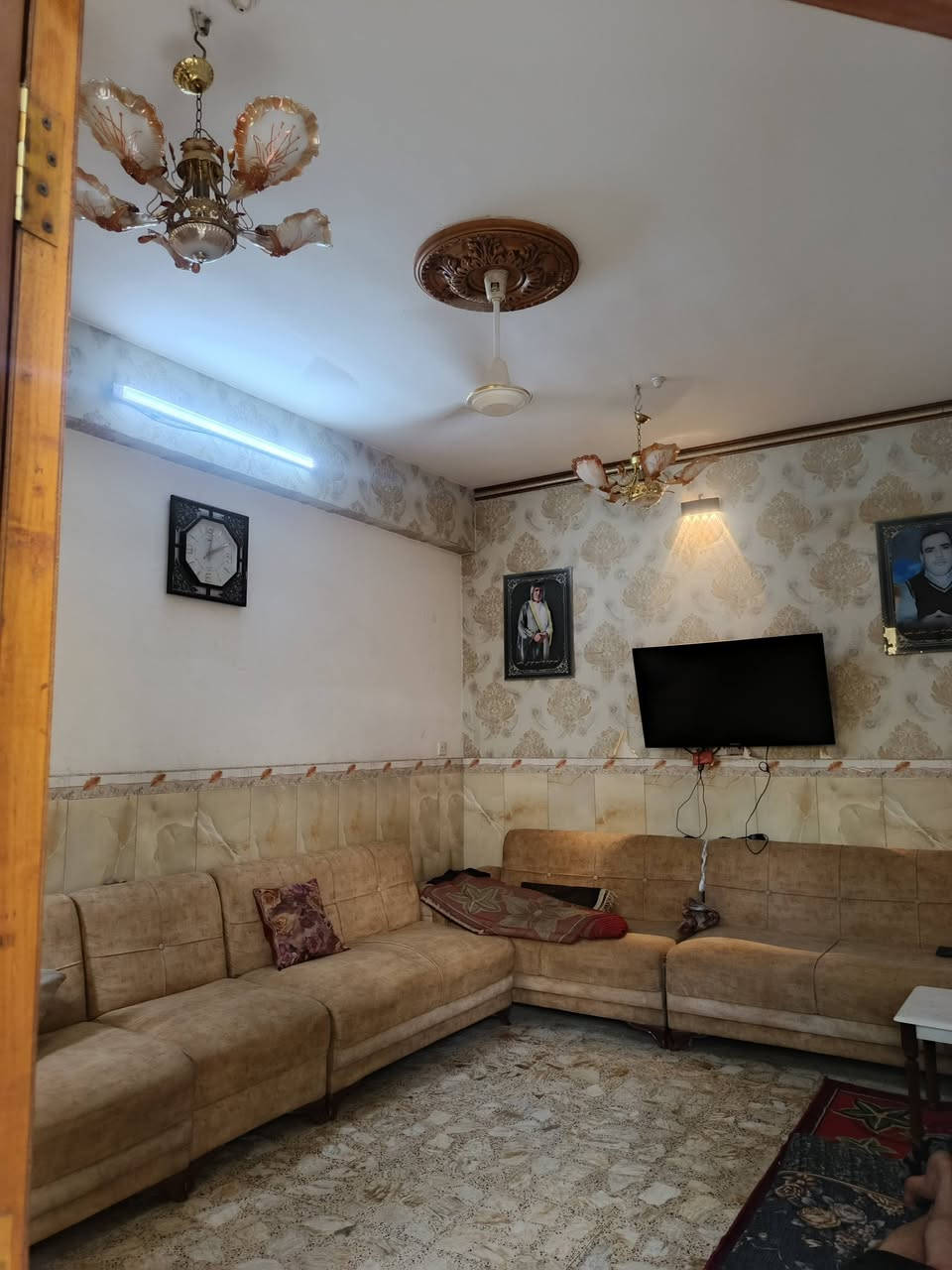 السلام عليكم بيت للبيع ٨٦ واجهة ٥٫١٠ نزال ١٦ بناء حديث الاورفلي فرع سيد علي الشوكي
للاستتفسار اتصل ***********
