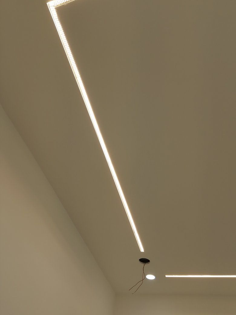 عمل جميع الديكورات والاصباغ 
للاستفسار ***********
