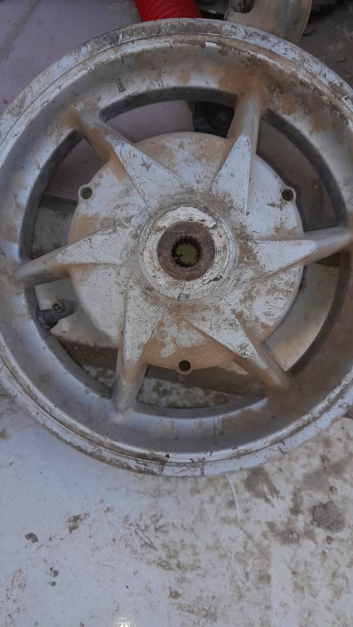 اليوم جمعه بصلات ع محمد والي محمد
عندي مكاين ماكس ثنين 
كفاله بلاد ب٢٥٠ 
وحده ابيعك طابوكه شغاله نقص كابريتر وصالنصه ١٥٠ 
دبل خلفي حاويه مامشدود ب١٥ كلج خلفي رياضي بلاد ٢٠ويل سكنز نجمه الاصلي فافون يرهم ماكس٢٥ اكسل ١٥وصفر جاج٢٠ 
سيبايه دبل مال امير عوض تفصال يدوي تقيل مو مثل لجابهن سيد اثير سعرهه ٦٠ الف ترهم عدله ومنغولي 
 مكاني دغاره 
***********
