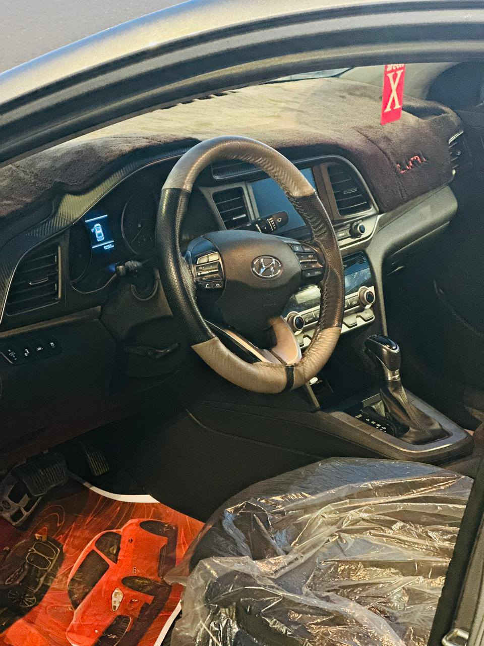 النترا 2019 امريكي للبيع
2019 شكل 2020 
سياره فول مواصفات لأخر حبه
تحديد مسار-بصمه- تنته - رادار امامي-رادار جانبي - استشعار الطرفين - بصمه- عداد رقمي- الخ....
السياره مناقصها شي تشغل وتطلع 
محركها 2000 دوش المرغوب
الكير AT البلادي المرغوب 
السعر 135 وبيها مجال 
للاستفسار/ ***********
