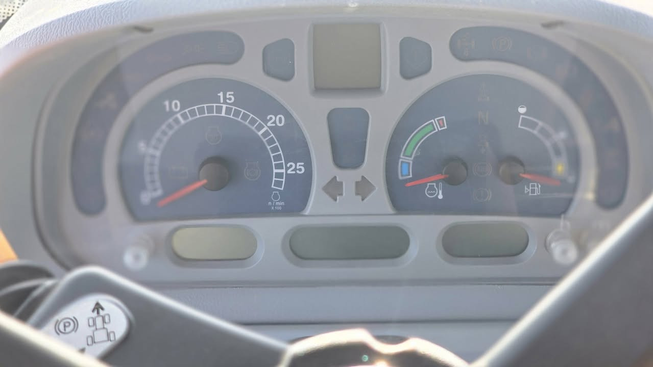 سلام عليكم مكينة لبيع حجم ٢٧٠ موديل ٢٠١٥ مشتقلة 10/213 فول مواصفات  مكفولة كفالة عامة وضع شركة برغي ما مفتوح بيهة تايرات شركة جواهة مكان ديالى رقم لهاتف ***********  ***********
