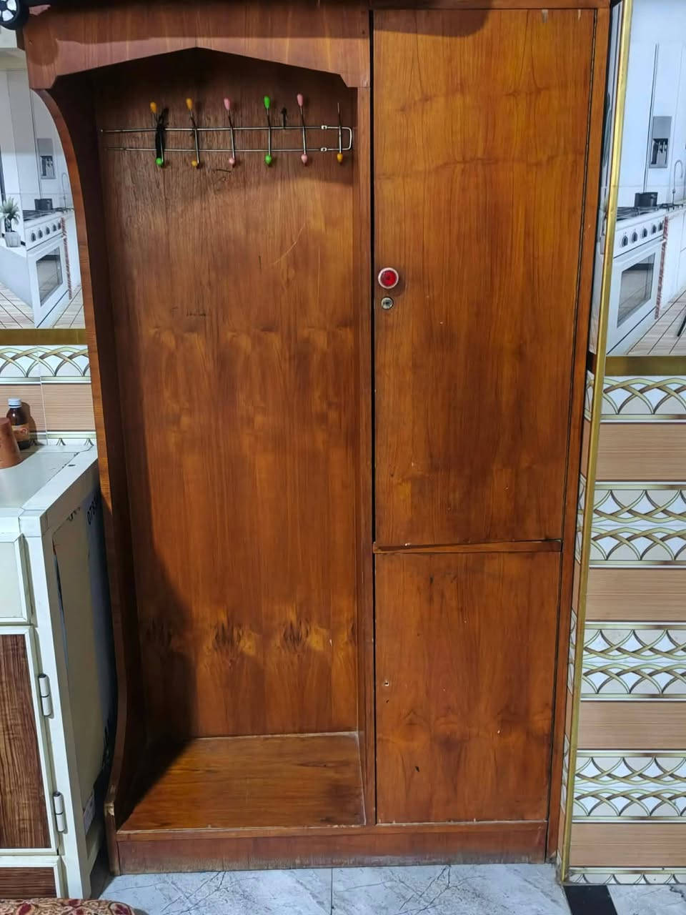 البوفيه م250. ولكنتور و200. ولزاويه 50. ولمرايه 75.
#المكان ابو طيبان


**إذا كنت صاحب هذا الإعلان وتريد حذفه لأي سبب، رجاءا أرسل رسالة إلى الدعم الفني**