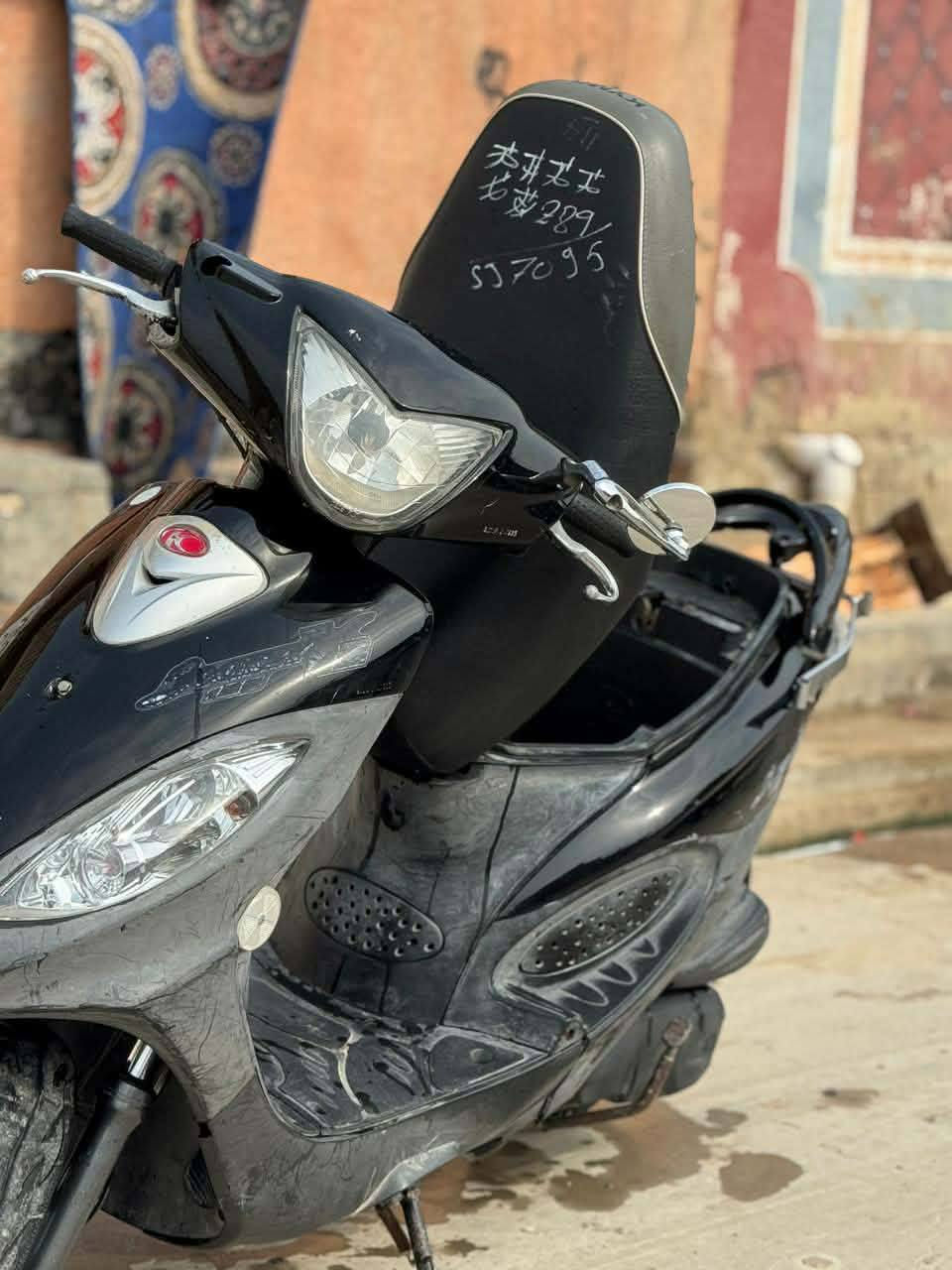 سـلام عـليكم شبـاب ڪـامڪـو موديل 16مكفوله من كلشي مكينه وكشر ودراجه ماعوزه شـي  ودراجه نضيفه شوفت عينك
سلوم الطائي راعي دراجه ‏‪***********
