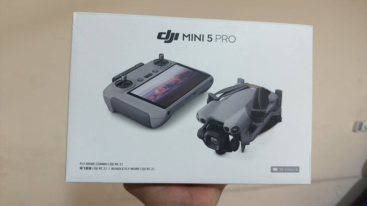 درون للبيع
السلام عليكم 
درون DGI MINI 5 PRO للبيع نضيفه وحلوه صار شهر من 
اشتريتها ونضافتها 95‎%‎
السعر خاص
للاستفسار: ***********
مواصفاتها :

👑 DJI Mini 5 Pro: ملكة الدرونات الصغيرة (مواصفات 2026)
1. الكاميرا والسينما الجوالة 📸
• مستشعر مطور: جودة تصوير خرافية حتى بالإضاءة الضعيفة (ليلياً) بفضل معالج الصور الجديد.
• تصوير 4K/120fps: للحصول على لقطات "سلو موشن" احترافية جداً وبمنتهى النعومة.
• تصوير عمودي حقيقي 2.0: جيمبال ذكي يفتر لتصوير (تيك توك وريلز) بدقة 4K كاملة.
2. الذكاء والأمان (تطير وحدها!) 🧠
• حساسات 360 درجة (الجيل الخامس): تمتلك "عيون" في كل اتجاه، تتجنب الأشجار والأسلاك بدقة متناهية، يعني "ما توكع".
• تتبع ذكي (ActiveTrack 360): تتبعك من كل الزوايا بحركات سينمائية كأنما مصور محترف يلحقك.
3. القوة والمدى (تحدي التشويش) 📡
• نظام بث O4+/O5: استقرار إشارة خيالي ومدى يصل لمسافات بعيدة جداً، ومقاومة عالية للتشويش في المناطق السكنية.
• بطارية عملاقة: وقت طيران يتجاوز 45 دقيقة (مع بطارية Plus)، يعني تصور براحتك بدون قلق.
4. التصميم والقانون ⚖️
• وزن تحت الـ 249 غرام: خفيفة جداً، وهذا يسهل عليك الطيران بها في أغلب الأماكن لأنها لا تُصنف كدرون ثقيلة.
