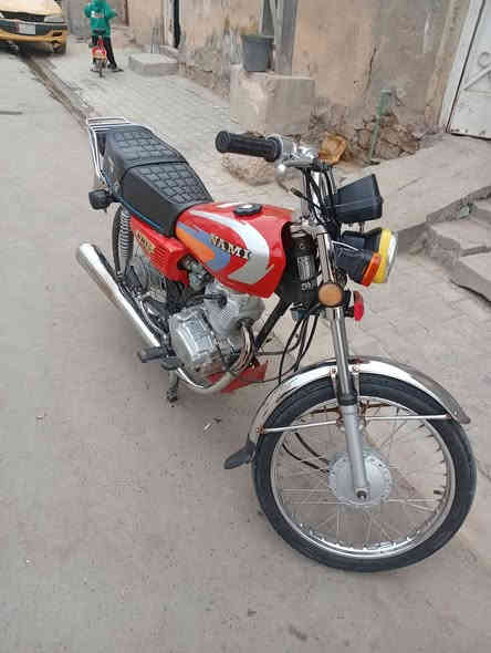 سلام عليكم دراجه نامه اصلي مديل2023رقم وسنويه طالعه بي2024 مكفوله من كلشي وجهزه شلامجه اصلي سعره مليون و400وبيه مجال قليل شراي يتصل مكانه ديوانيه***********
