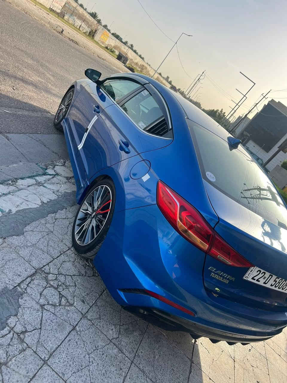 السلام عليكم
النترا 2017 سبورت توربو 🏁

محرك 1600cc توربو 🚀

المواصفات: 

1-لايتات زينون

2-بك لايت رياضي

3-شفتات ستيرن

4-كير 7 سرعات

5-ثلاث انظمة قيادة عادي- اقتصادي-سبورت

6-تدفئة كشنات 

7-كشنات جلد 

8- شوتة رياضي  

9- سماعات انفنتي محيطية 

10- انارة ترحيبية بلباب

11-بصمة ابواب 

12- حساس الصندوق ( من تتقرب يفتح )  

13-منظومه تبريد كامله ثلج 

15-تفاصيل كله موجوده اتئكد يله تتصل 

16-كير اتوماتيك +عادي 

17- حادثه خلفي جناي يعرفون 

للتواصل على الرقم

***********
👆 بي واتساب

***********
👆اتصال فقط 

ملاحظه.....  اخوان كلشي ذاكر بلمنشور 

السعر 118 وبي مجال للشراي

