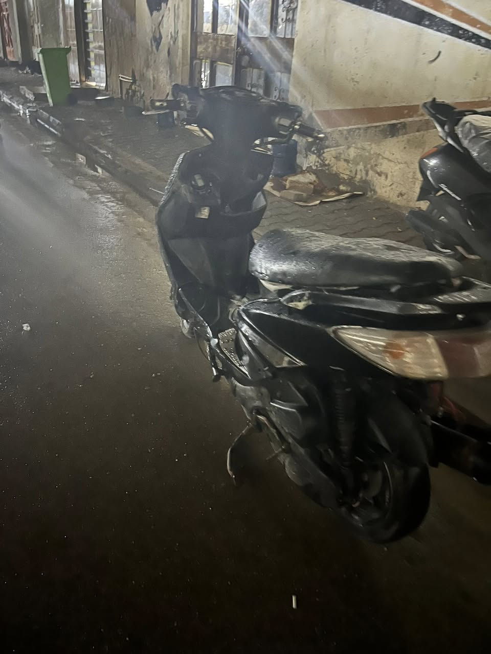 سلام عليكم دراجه سكنس فحل الدراجه ما مفتوحه كوم حديد  سعرها ١٥٠
***********
