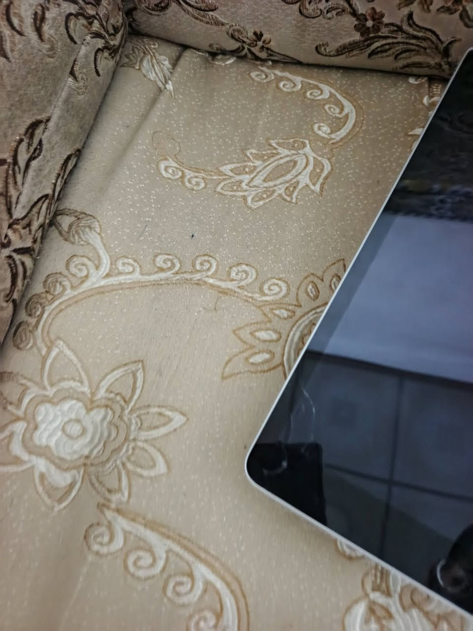 سلام عليكم ايباد تسعه للبيع فقط هذا الفطر الي بل بلازمه ابد ماماثر ع لمس ومامفتوح بطارية 90 ذاكره 64 السعر 190 بي مجال بسيط مكاني كربلاء حي العامل ***********
