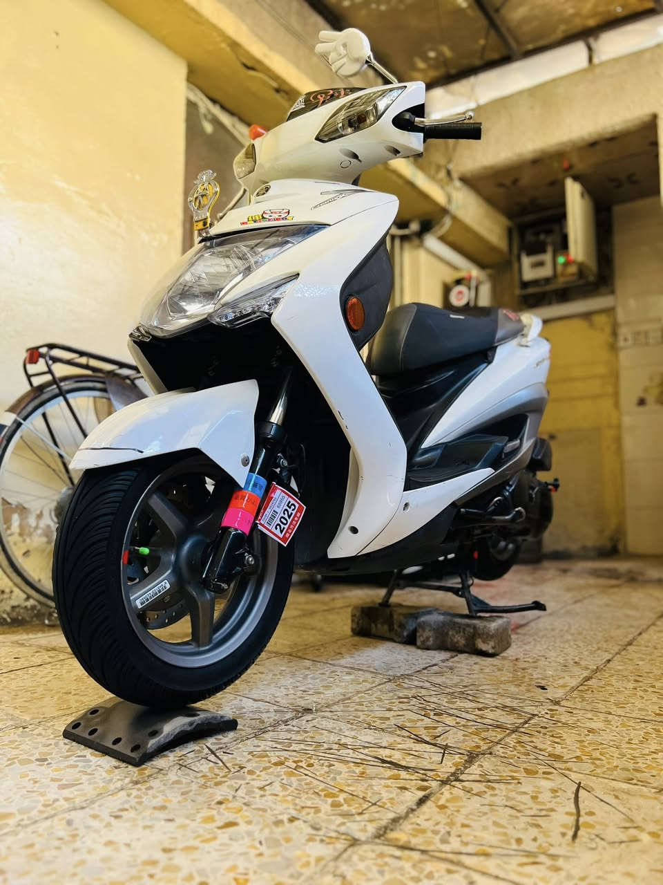 سلام عليكم للبيع فقط سكنس لد ياباني دراجة جديدة لوك شرط الفحص  دراجة اي نقص مابيهه السعر مليون و٥٠٠
مكاني الحرية  رقمي‏‏***********
