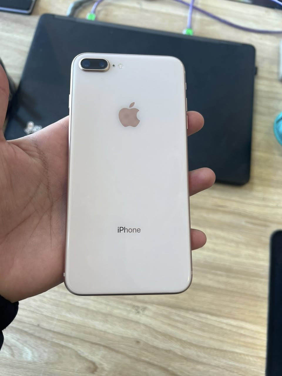ايفون 8 بلاس ذاكره 256 فقط مبدل بطاريه وبطاريته 80 مكان بغداد اليوسفيه السعر 170 /***********/واتساب توصيل موجود
