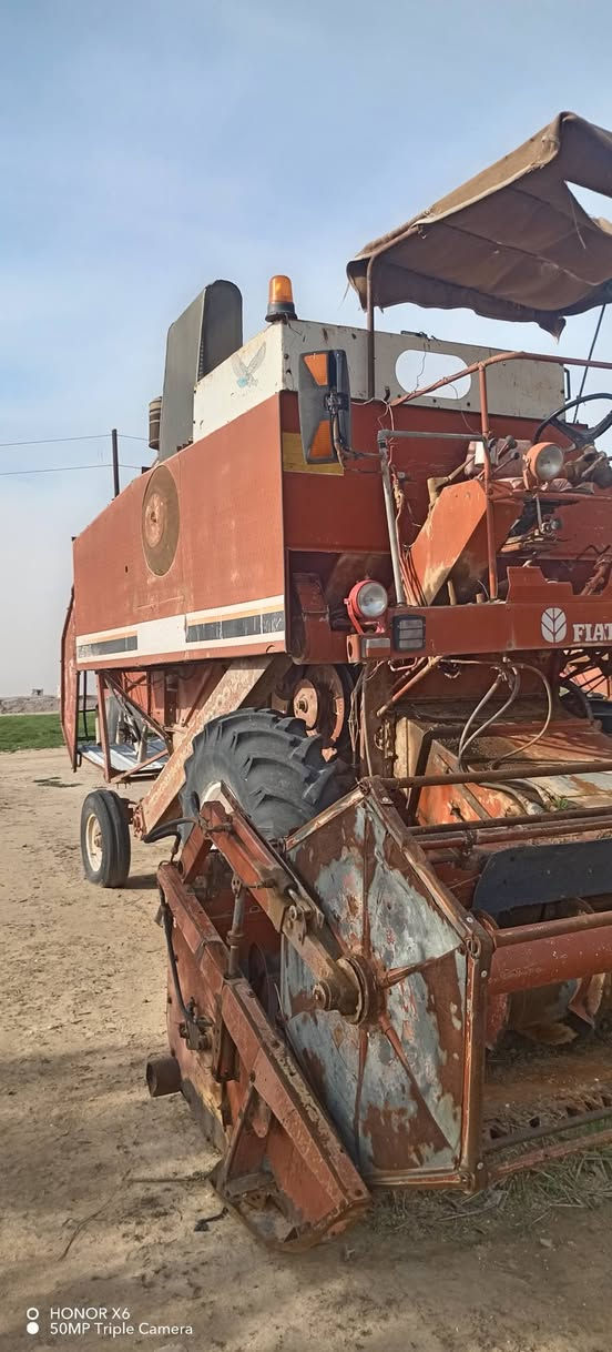 السلام عليكم ورحمة الله وبركاتة 
دراسه لافيرد للبيع موديل 1985 عراقي جاهزة للحصاد السعر 12 مليون المكان قضاء مخمور ناحيه القراج للستفسار اتصل على 
***********
***********
