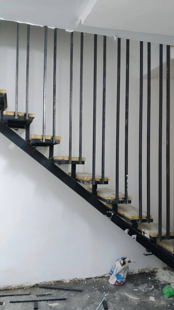 حداده عامه عمل كافه انواع الحداده غرف منزليه من سندويج بنل عازل للحراره والمطار وبضمان عمل جملونات كرفانات عمل درج طوارئ بقياسات وتصاميم حسب الطلب نوصل جميع مناطق بغداد للاستفسار الاتصال على الرقم ***********
