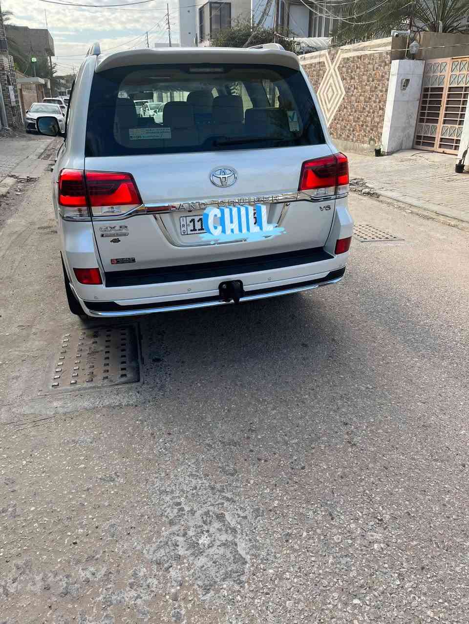 سلام عليكم
لاندكروز 2019 GX.R شركه ساز العراقيه 
ماشيه 52000 كم
رقم بغداد بأسمي مداور نفس اليوم
السياره مكفوله من الصبغ والشخط عدا بيهه رصعتين مال حصو فقط السياره نضيفه بمعنى الكلمه 
كرسي ثلاث دكم 
كراسي كهرباء
كراسي جلد
جنطه كهرباء بلادي 
دلعه كهرباء بلادي 
16 ايرباك 
عليهه كاعيات سيت بلاستك حوض 
فتحه سلايت 
تشغيل عن بعد 
ومواصفات خير من الله
مكان السياره نجف للتواصل ***********
