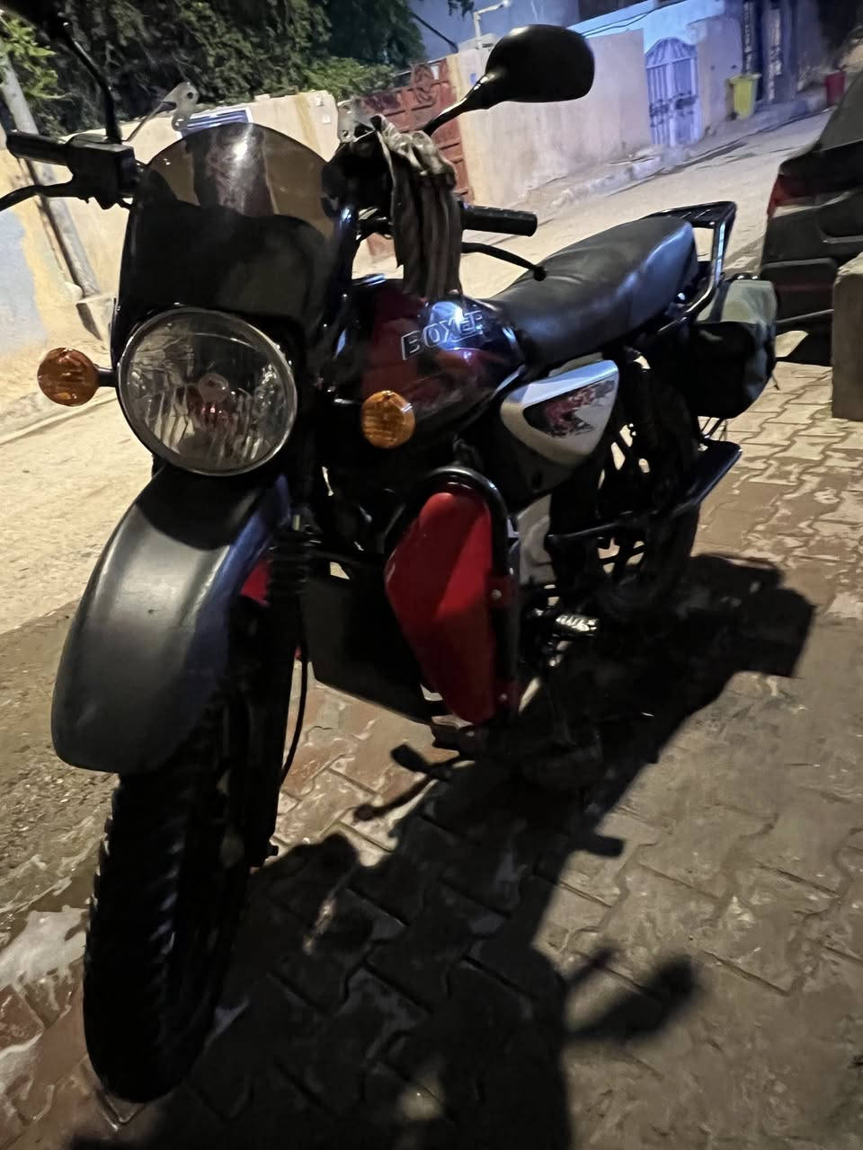 بوكسر مديل ٢٣ كفاله عامه جاهزه من كلشي رقم بصره نكليزي سنويه جديده كلوب ما نقصها كهربائية كلها شغاله عنوان بصره شرط تحويل *********** سعر ٢٥٠٠ وبيها مجال
