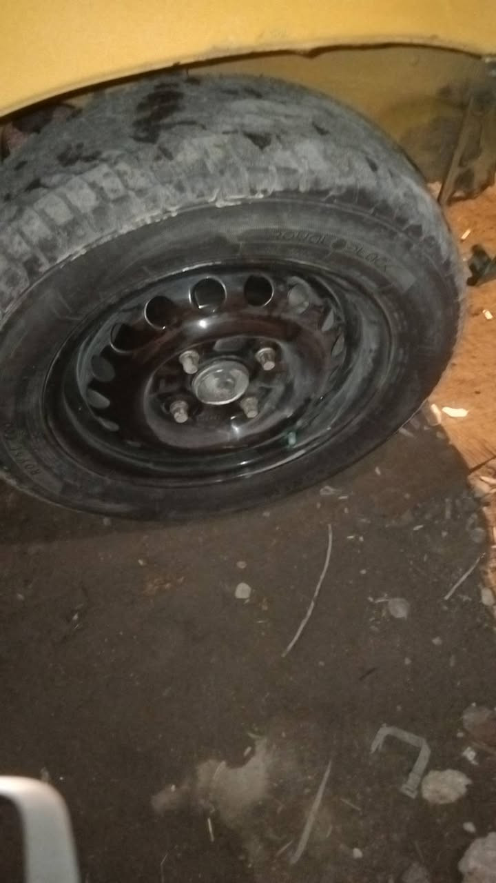 سلام عليكم تايرات سايبا للبيع ثنين نظيفات وثنين نص عمر مكان بغداد كريعات *********** سعر بليرظه الله
