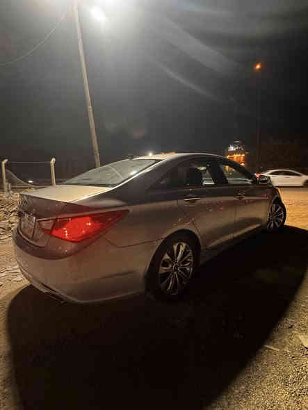 سوناته 2012 وارد امريكي فول مواصفات عدا الفتحة حادثه بدون اي دواخل كير ومكينة خير من الله صدر جديد رقم اربيل شرط التحويل بدون وكاله السعر 89 بيه مجال جدا بسيط مكاني بغداد الكرخ للاستفسار ***********
