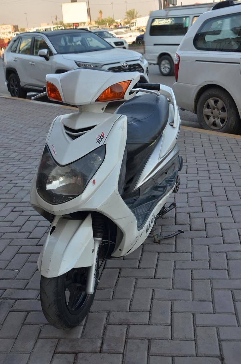 السلام عليكم 
دراجه سكنس فحل للبيع 
دراجه نضيفه مكينه كفاله برغي ممفتوح بيها بس بيها ملاحضات بسيطه بالكفرات بيها كلچات رياضي والكلچ الخلفي شويه بي صوت بالتحريكه المكينه خرسه صوت مينسمع الها السعر 900 
مكاني صليخ يم النادي مال صليخ 
رقمي ***********
