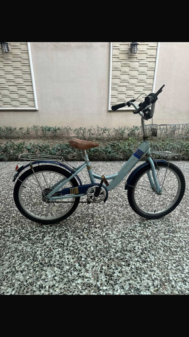 السلام عليكم بايسكل للبيع حجم 16 ياباني اصلي للاستفسار ***********
