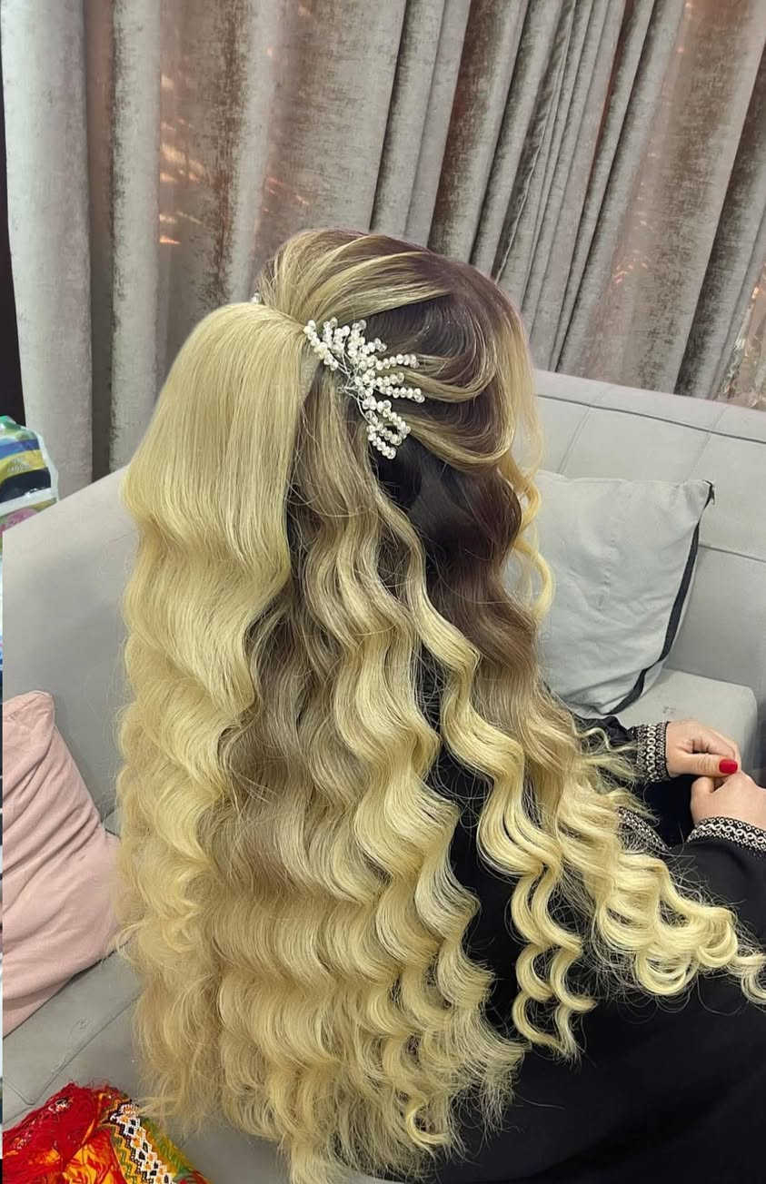 بغداد حي الحسين داخل فرع مثلجات الريان صالوني بالبيت
خبرة ١٠   سنوات 
 اشتغلت سابقا بمركز جاد اللبناني ومركز الشيماء التجميلي وصالون ايهاب كريم مراد

 مكياج ٢٥ مع هدية رموش طبيعية 
خطوبة او مهر ١٢٥مع هدية ❤ عدسات واظافر ورموش شعر طبيعي وباودر جسم 
حنة وعرس ٢٠٠ مع هدية ❤ عدسات واظافر ورموش شعر طبيعي وباودر جسم 
تسريحه ٢٥ 
تسريحة شينيون او بونتيل ٣٥  
عدسات ٢٠
الماكيرة باريس بغداد حي الحسين فرع مثلجات الريان للحجز ***********  صالوني بالبيت
