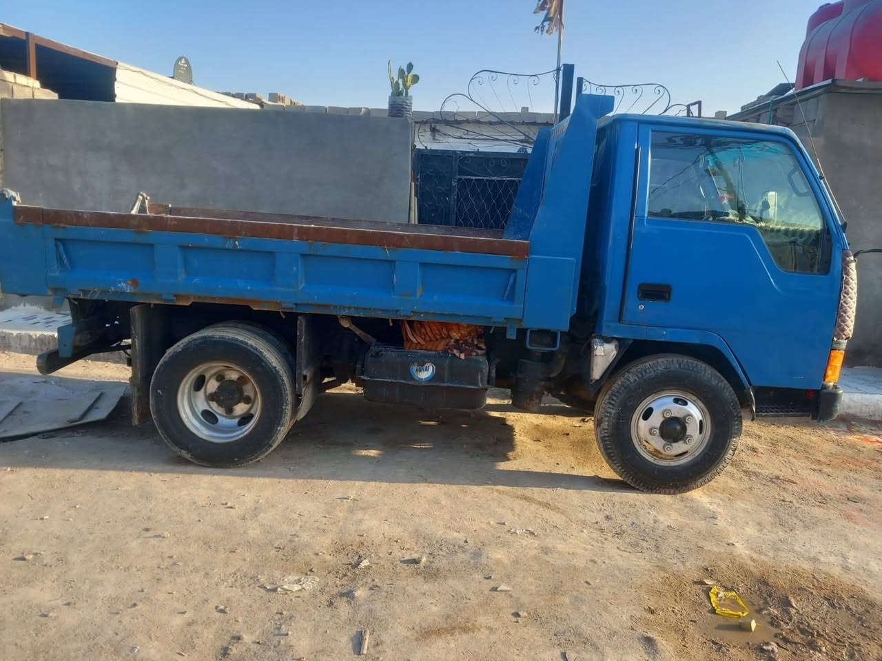 كنتر عضم البيع سيارة جاهزة  مكانه البصرة 
***********،//***********
