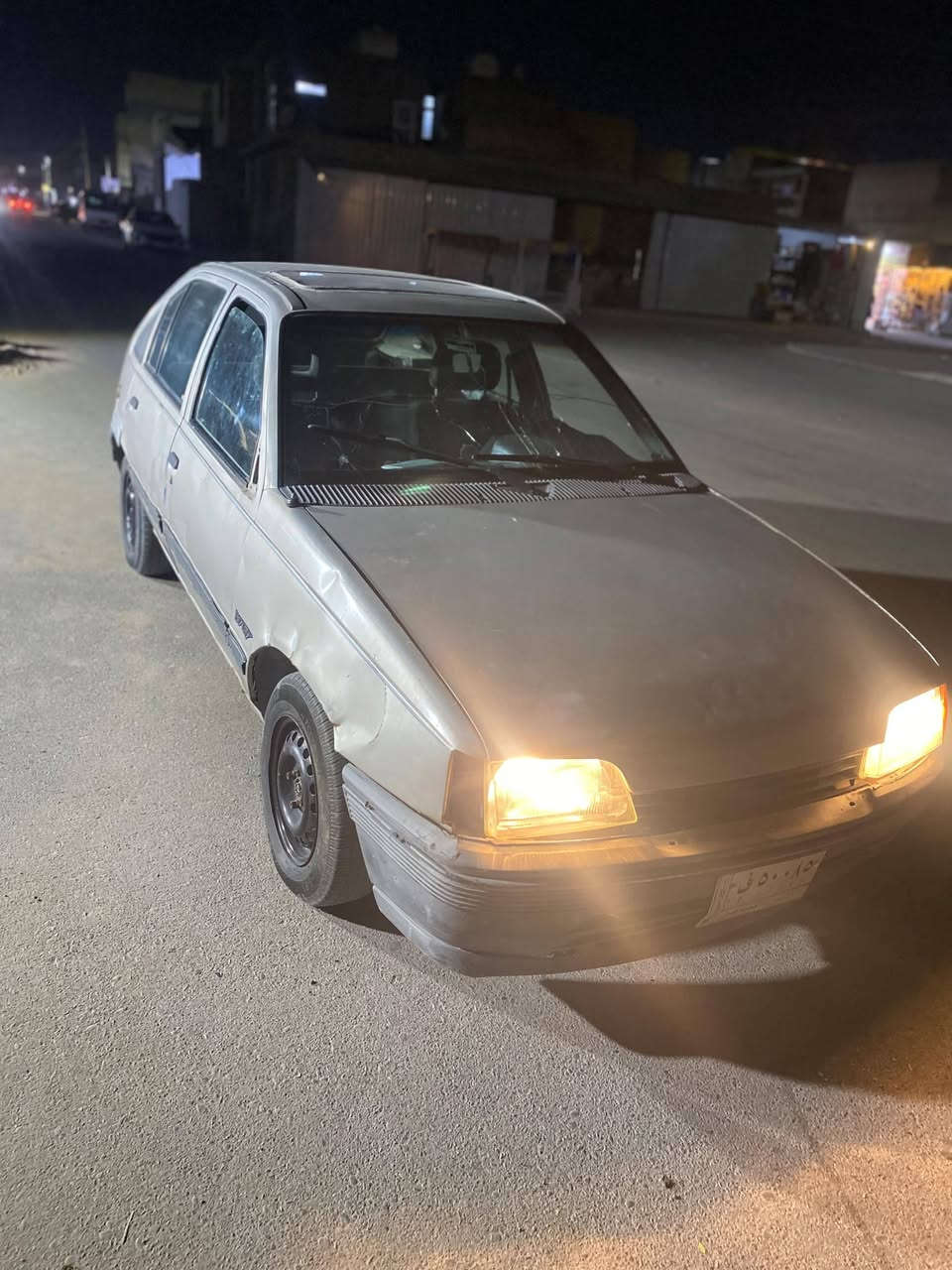 السلام عليكم 
اوبل كاديت موديل1991
كير مكفول حداديه جديده تايرات نظيفه 
السياره حائز ثالث فقط وكاله 
السياره كشناتها وبطاينها بلاديات 
مكينتها بيها خيط تبخير شغاله وتمشي السياره كهربائياتها كلها شغاله 
السعر 11وبيها مجال
بسيط
العنوان بغداد 
الرقم ‏‪***********‬‏
السياره بلاديه وكل حادث مبيها
