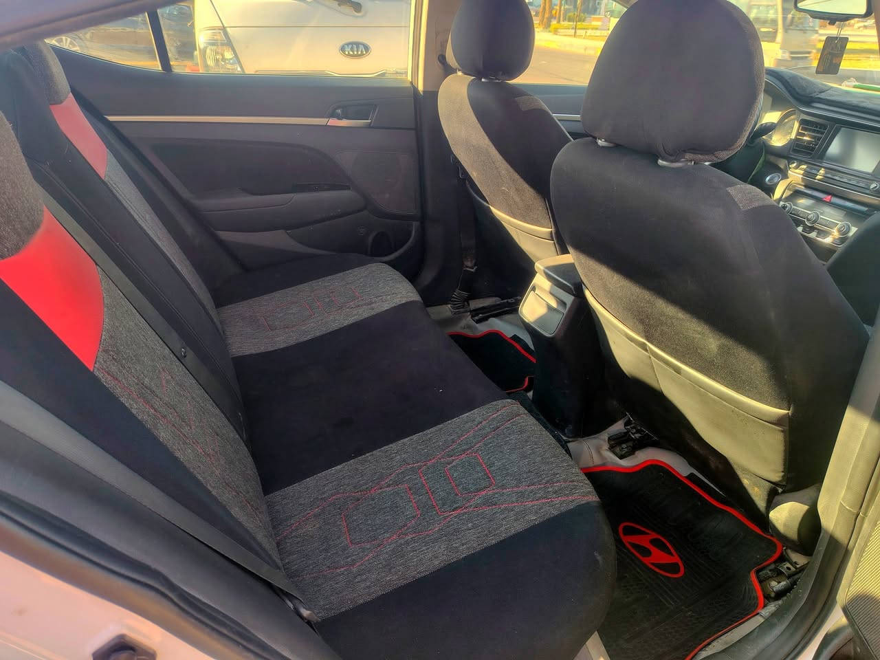 النترا موديل 2020 /بغداد 
السعر 135 $
محرك 2000 ((كير اي تي ))
مراوس او بيع 
فول مواصفات 
حادثة موضح با الصوره تبديل بنيد فقط بدون دواخل 
 والبنيد بيه نكراس قليل 
بصمة +فتحة +تحكم +تحديد مسار ووووو
المكان العبيدي 
موجود وتساب وفيس بوك 
***********
