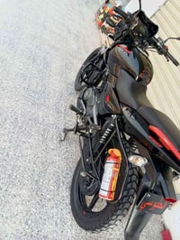 دراجه بولسر نيون 150 دراجه نظيفه كلش ما ناقصها اي شيء محرك مكفول دراجه...