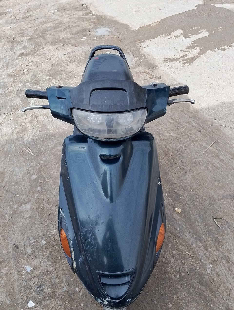 سلام عليكم دراجة فراشة للبيع الدراجة نضيفه مكينته مفتوحة بس مكينته ناعمه لابيه تبخير  ولا أي شي تخبل كهربائيات كله شغاله بس باتري ضعيف يرادله شحن مكاني البصره قضاء المدينة السعر 275 وبيه مجال الاتصال عله الرقم التالي ***********
