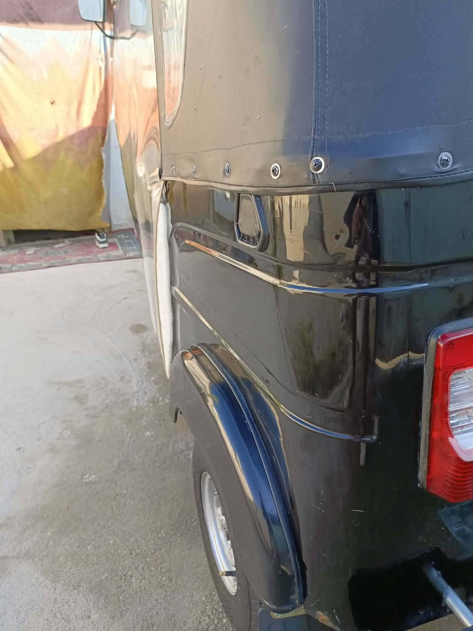 سلام عليكم تكتك 22 
رقم بابل مشروع وطني صاعده هزة لوحات انكليزي 
مكينه بوشة وبستم
معمرة دوس فقط 
السعرة 8700 وبيها مجال 
‏‪***********‬‏
مكاني واسط الصويرة
