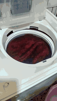 غسالة الحافط حجم 18 كيلو بعدهي جديدة تغسل بطانيه وتنشفه السعر اب 125 ألف ***********
