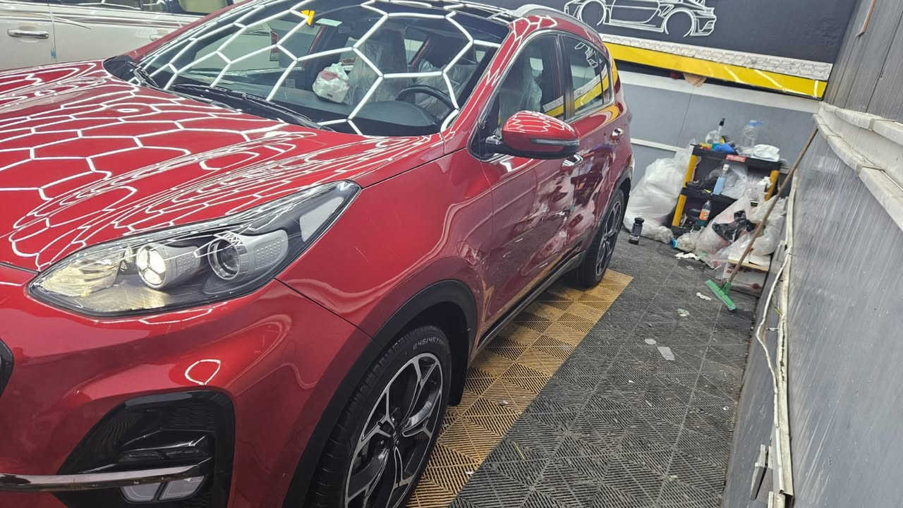 سبورتج موديل ٢٠٢٠ جي تي لاين يعني اعلى فئة و فول مواصفات ماشية ٤٨ الف فقط بيها بارد مكانين (بالصندوق و الباب الايمن الخلفي)و تكحيل بسيط (دعامية و يم قبغ البانزين) مشتريها من الشركة زيرو رقم بغداد و التحويل مباشر و السعر ٢٠٠ و بيها مجال بسيط 
للاستفسار اتصال على رقم 

0770 453 5407
