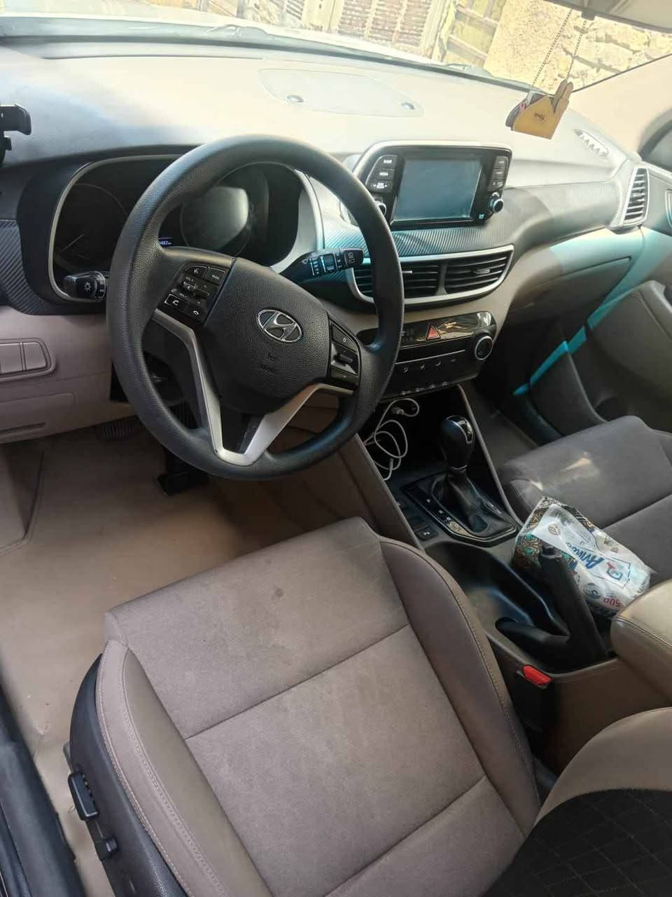 توسان 2021 وكاله الگاصد وارد چيكي ماشية  143 حقيقي قابله للزياده  السياره كفاله عامه عدا ظربه بين باب السائق والجاملغ مفتوحات ومصبوغات السونر مرفق مع الصور وين ميعجبك افحص السياره احلى من الصورر
هزه جديده ورقم دولي 
السياره استخدام شخصي 
المواصفات :

بصمه تشغيل +بصمه ابواب
تشغيل عن بعد
محرك 2000 دوش  
شاحن لاسلكي
خمس عدسات 
لايت ديناميك ويا الستيرن 
كار بلي 
كراسي كهرباء 
اشاره ترحيب وطي المري عند الاقتراب 
‎3وضعيات قياده ECO/SPORT/COMFORT
حساس امامي+خلفي
سياره جاهزه من كل النواحي 
مكانها بغداد  مدينة الصدر 
السعر (185) وبيها مجال بسيط
للاستفسار اكثر 
هـ *********** بغداد, العراق
