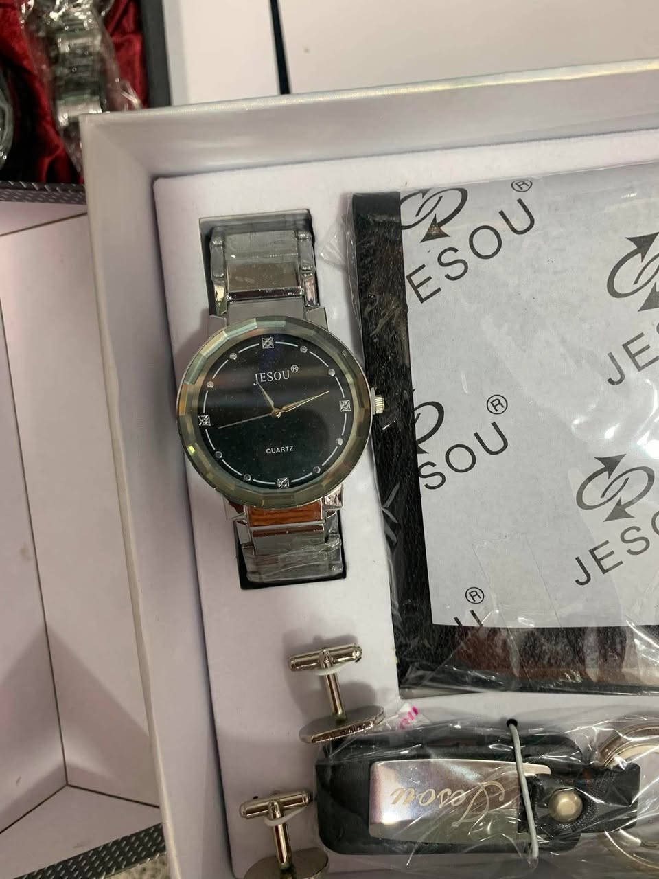 كادو رجالي روعة و سعر لوز 350الف فقط 
سيركموند و دفع مسبق


**إذا كنت صاحب هذا الإعلان وتريد حذفه لأي سبب، رجاءا أرسل رسالة إلى الدعم الفني**