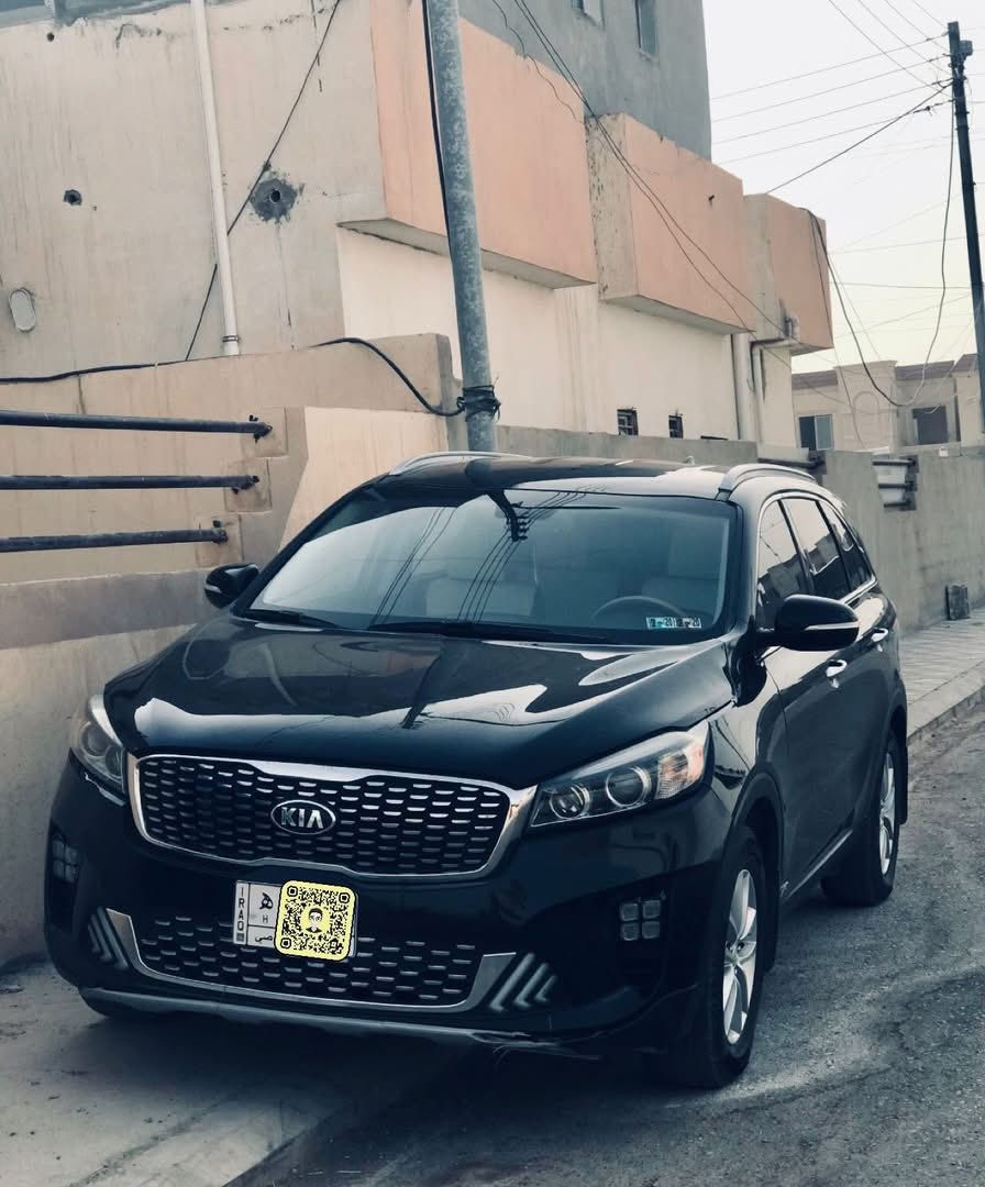 سلام عليكم كيا سورانتو للبيع 
موديل 2018
رقم بغداد 
السيارة مكفولة من كير من محرك من حداديه 
المكينة 4 سلندر GDI السيارة نص فول 
الكشن مال سائق كهربائي 
صور الحادث بامريكا 
سونار بل منشور لتوضيح 
السعر سياره155 بيها مجال
الشراي يتصل ع رقم ***********
