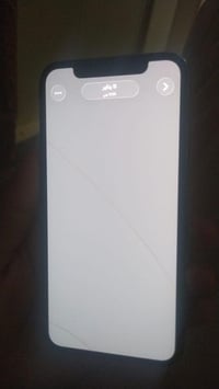 آيفون ١١ برو • ٦٤ • بطاريه ٧٠