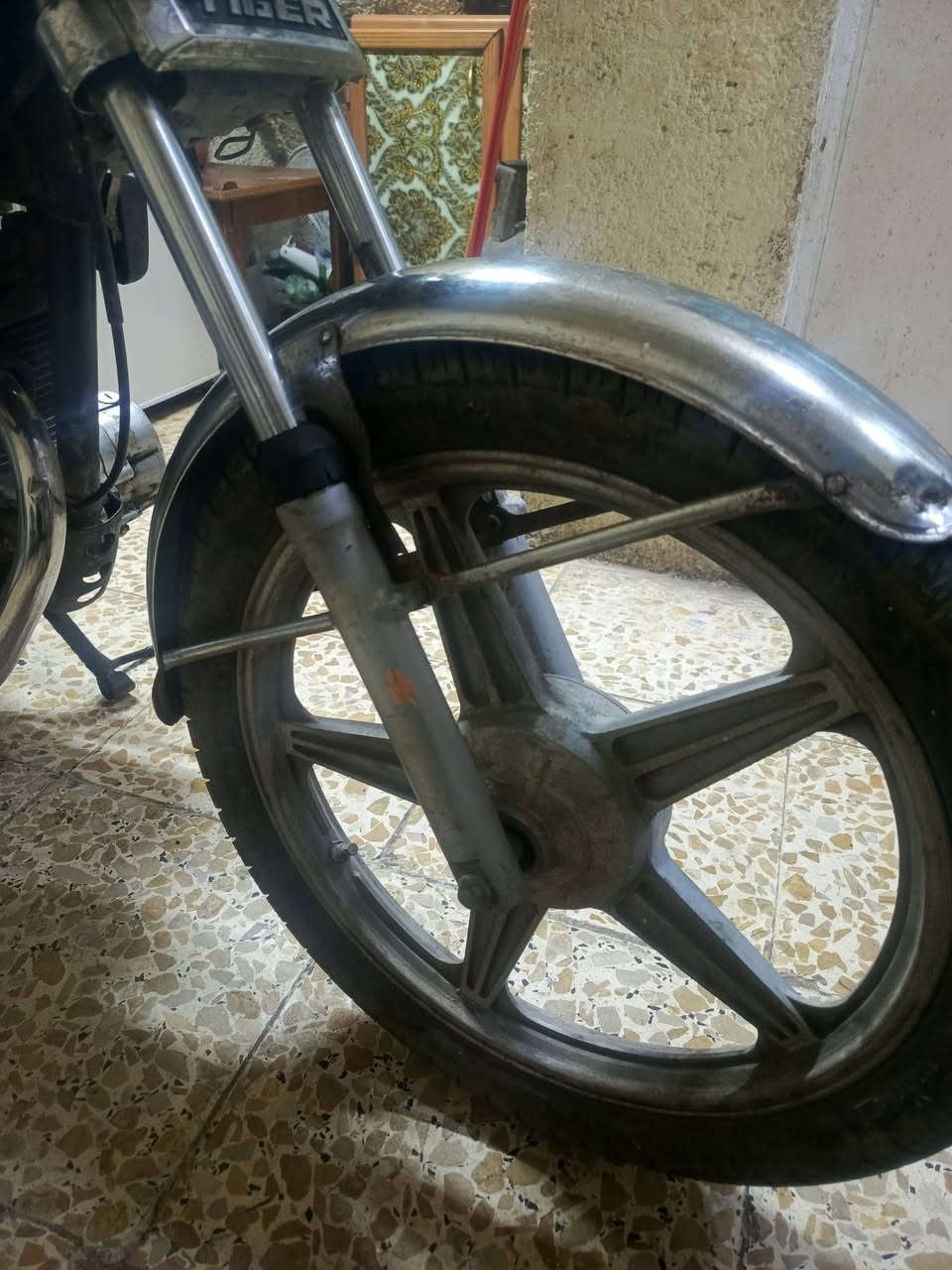 السلام عليكم إيراني تايكر 5 كير موديل 2021 المكينة ممفتوحة شرط الفحص شلعة ومعدل فول وين ميعجبك أطلع نضافتها واضحه بالصور تانكي جديد دهن مبدل بلك مبدله بريك بالمكان باتري نضيف وشغال دراجه امانه الله صارف عليها وشغل واطلع وين ميعجبك نقصها فقط كهربائيات وبكلايت أمامي وبدون اوارق اكفلها سرقة وعشائر وتاخذها من باب بيتي #ب275 ألف ولاما محتاج مابيع مكاني بغداد الكريعات للأستفسار متواجد ع فيس أو الإتصال
*********** رقمي الاسيا ويوجد واتساب 
*********** رقمي الاسيا ويوجد واتساب
