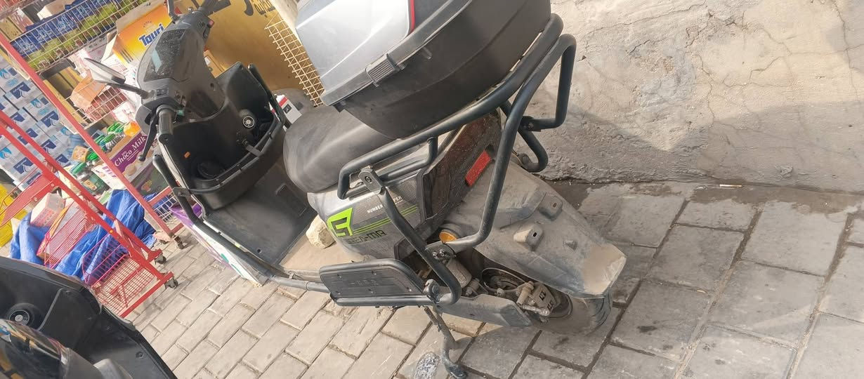 سلام عليكم دراجه شحن كوريا ماك سرعه 90 حقيقي ماخذها اب 1350 قبل شهرين و اريد ابيع السعر 850 و بيها مجال بغداد شارع فلسطين أو اعضميه ***********
