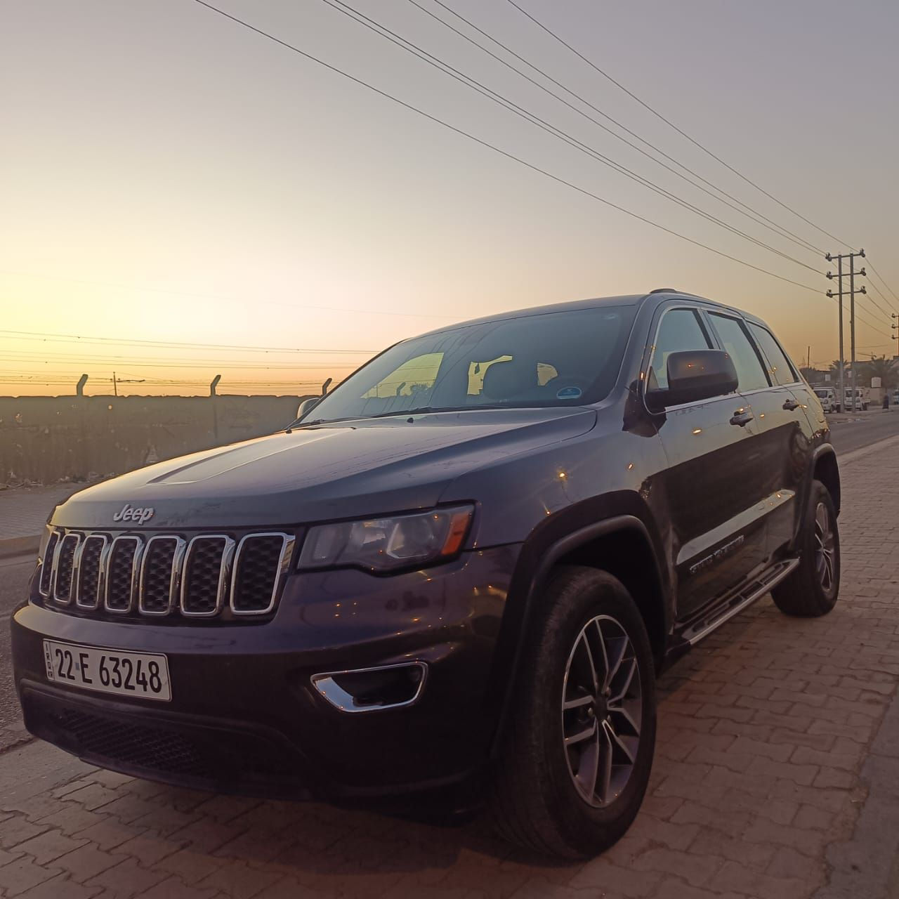 سلام عليكم جيب لاريدو للبيع او مراوس موديل 20 موصفات فول ماعدا بانوراما محرك 6 سندار مكاني كربلاء ***********
