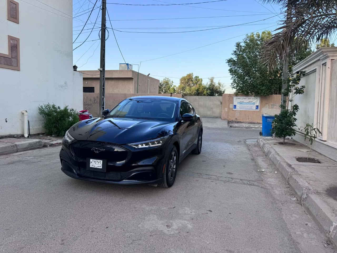 فورد ‏موستينج  2023  كهرباء كامل  
لون اسود 
قاطعه مسافة 23 الف
بطارية ليثيوم 
‏تمشي بالشحنة من 400 الى 450 كيلو 

‏
‏الإضافات  :
‏• دفع رباعي 
‏• شاحن لاسلكي Wireless Charger
‏• شاشة لمس بحجم 15.5 بوصة
‏• نظام كاميرا الرؤية المحيطية لركن السيارة 360 درجة 4 كاميرات
‏• مقاعد كهرباء - مدفأة 
‏• بصمة تشغيل
‏• حساسات ركن أمامية وخلفية
‏• مانع انزلاق
‏• مثبت سرعة Cruise Control
‏• أضوية زينون 
‏• مصابيح LED أمامية وخفلية
‏• اشارات عالمري الجانبيه مع النقطه العمياء
‏• تحكم ستيرن جهتين مع قيادة ذاتيه 
‏• مري طوي كهرباء
‏• نظام ملاحة - Navigation
‏• هاند بريك كهرباء
‏• اضاءة ليد داخلية Ambient lighting
‏• 8 وسائد هوائية Airbags
‏والعديد من الاضافات
السعر 165 ورقه 
تبديل بنيد نفس اللون وصبغ جاملغ امامي يمين
  ( السيارة للبيع فقط بدون مراوس ) 

للاستفسار الاتصال : 

‭+964 788 477 7090‬


**إذا كنت صاحب هذا الإعلان وتريد حذفه لأي سبب، رجاءا أرسل رسالة إلى الدعم الفني**