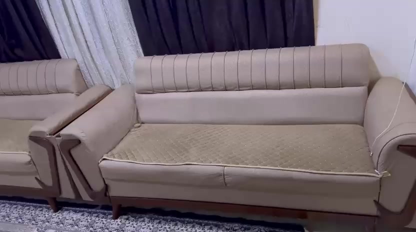 قنفات البيع سعر 550 بيهن مجال.


**إذا كنت صاحب هذا الإعلان وتريد حذفه لأي سبب، رجاءا أرسل رسالة إلى الدعم الفني**