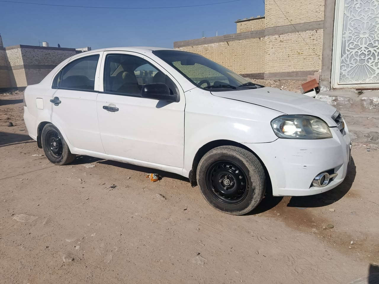 سلام عليكم افيو 2011 قادسيه خليجي مكينه مفتوح. سياره جاهزه مكينه كير حداديه مكفولات تخم تاير جديد تبريد شغال بس غاز بيه قطعتين صبغ بدون داخل جاملغ وبنيد شراي يتصل ***********
