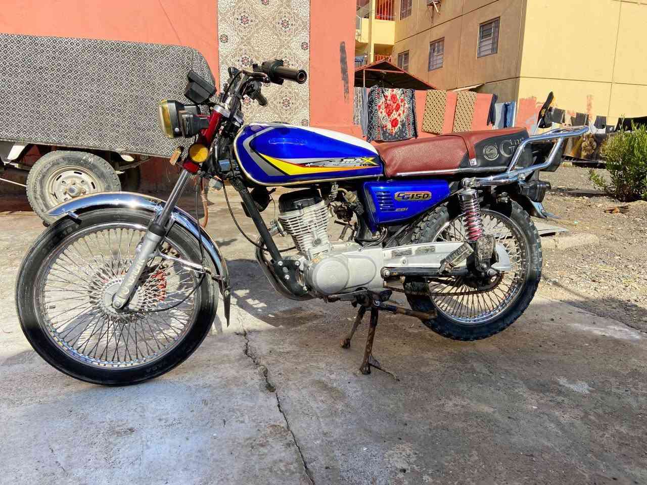 السلام عليكم دراجة تايكر 24 اي عب بيه كرهبيات كل شقل. مفتوح بس شرط السعر 480 ***********
